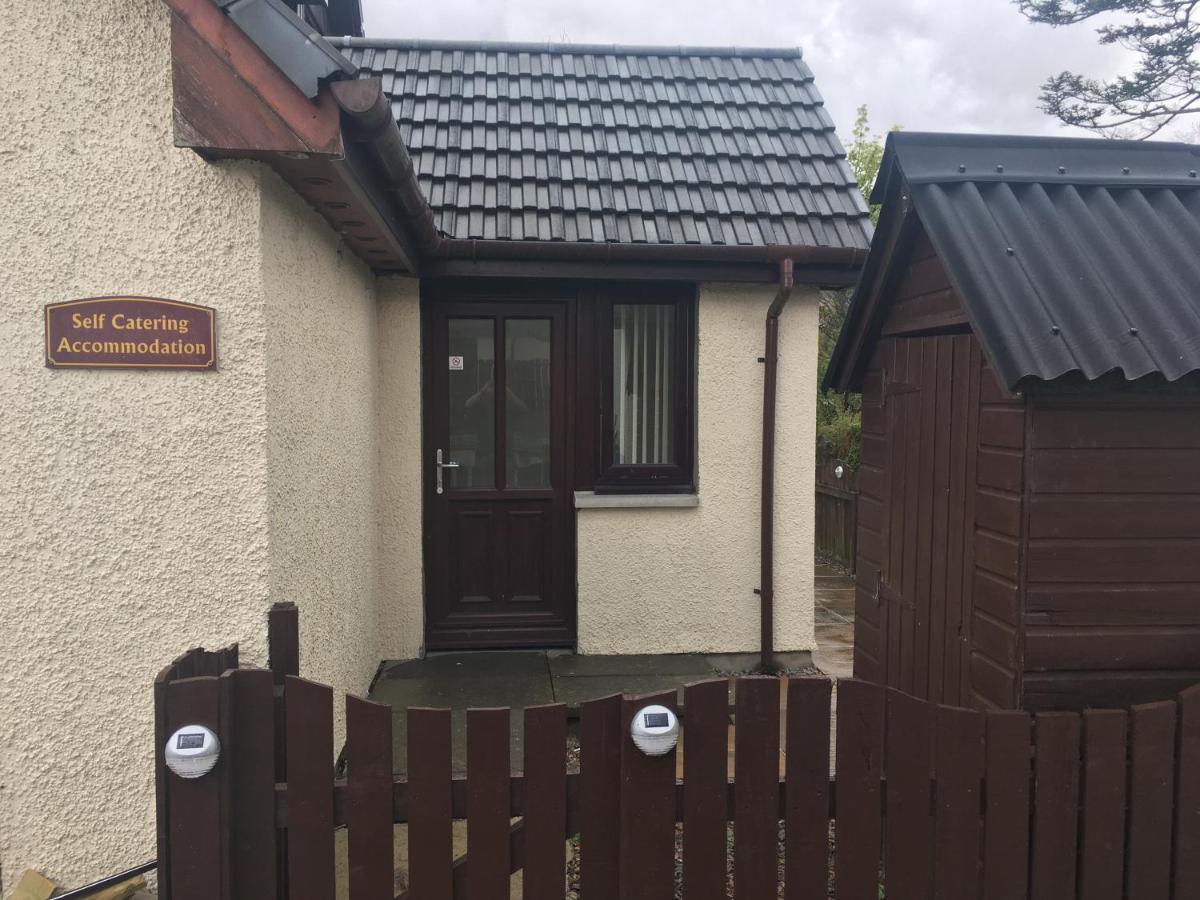 Riverbank Cottage ฟอร์ตวิลเลียม ภายนอก รูปภาพ
