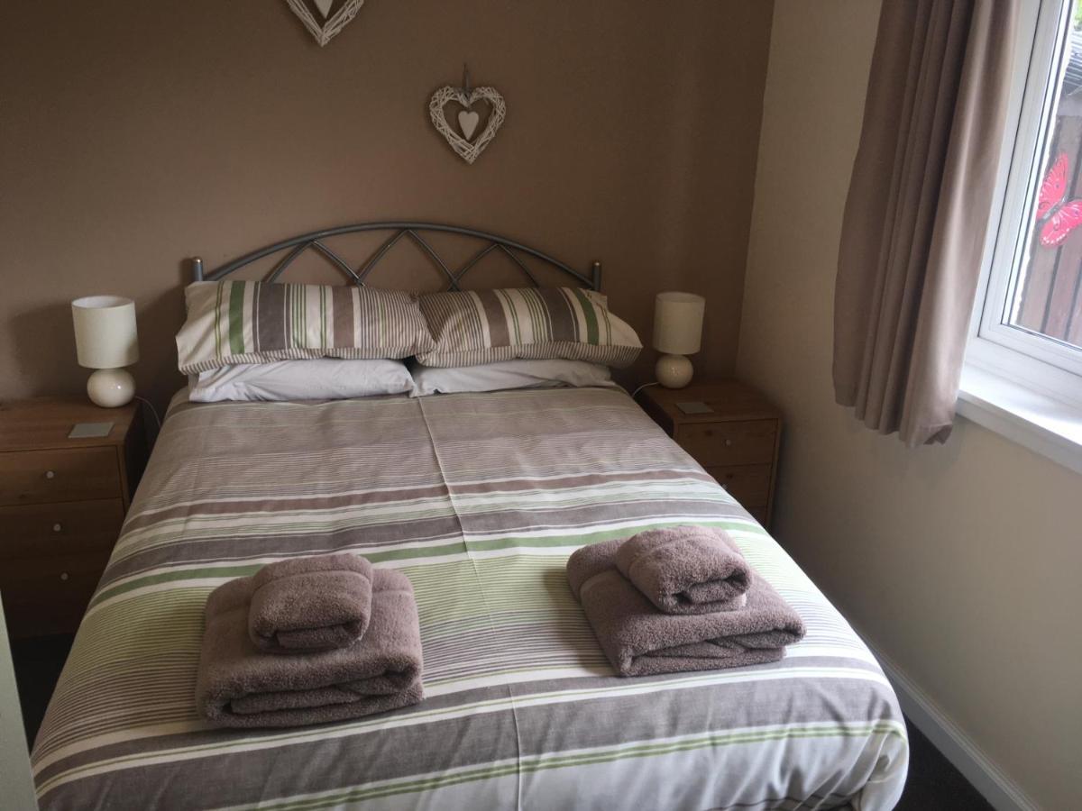 Riverbank Cottage ฟอร์ตวิลเลียม ภายนอก รูปภาพ